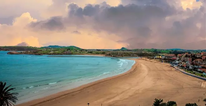 La Playa de la Concha acogerá la conmemoración del Día Internacional del Yoga