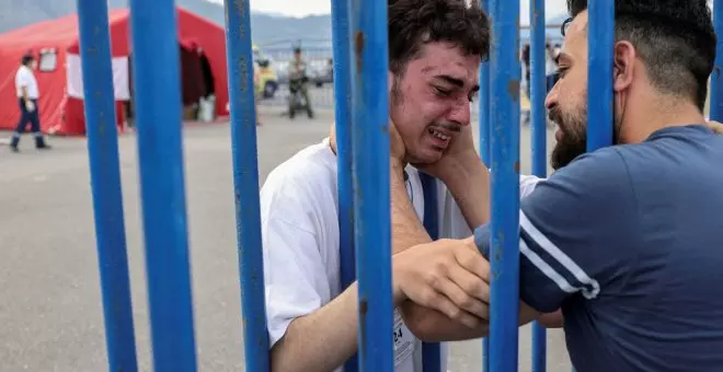 Los guardacostas griegos reconocen ahora que lanzaron un cabo al pesquero antes del naufragio en el Jónico​