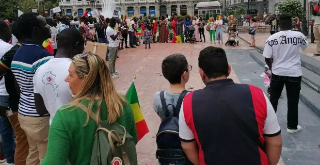 La comunidad senegalesa sale a la calle para reclamar libertad y democracia en su país