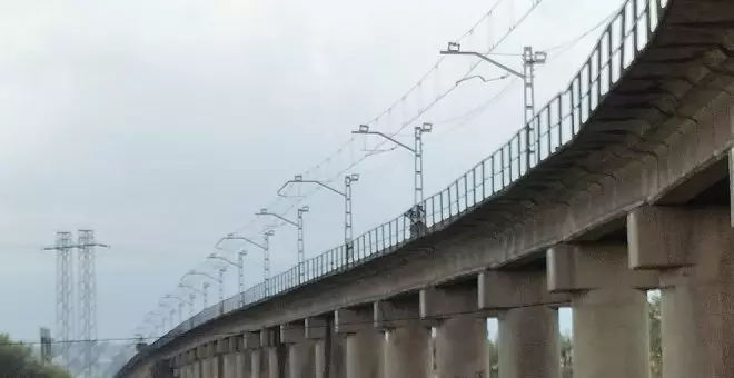 Adif reforzará el viaducto de Raos de la línea de ancho métrico Bilbao-Santander