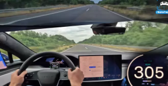 Vídeo: lo que pasa cuando llevas un Tesla de 1.020 caballos a una autopista sin límite de velocidad