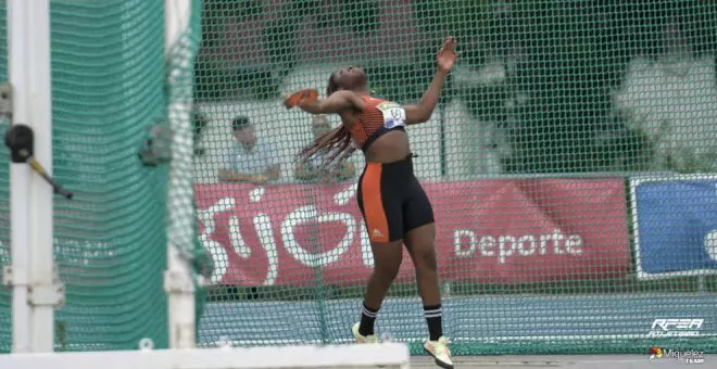 Andrea Tankeu, doble campeona de España sub-18 de peso y disco