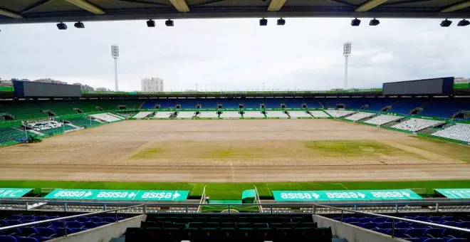 En marcha la renovación del césped y el sistema de riego de Los Campos de Sport