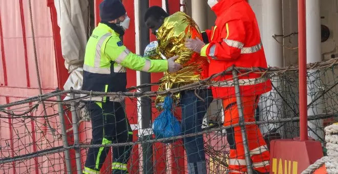 Lampedusa recibe a un millar de migrantes cada día en la última semana