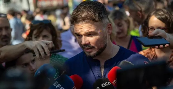 Rufián denuncia insultos homófobos y amenazas de Desokupa: "Me vais a tener siempre enfrente, nazis"