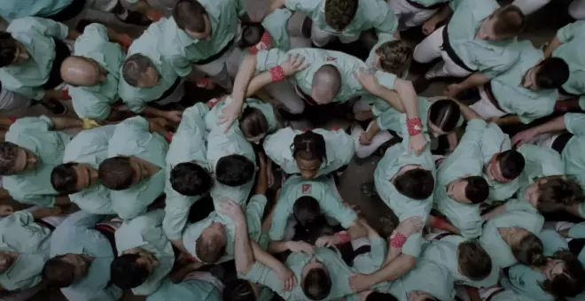 Els castellers es colen en un videoclip del popular raper Travis Scott