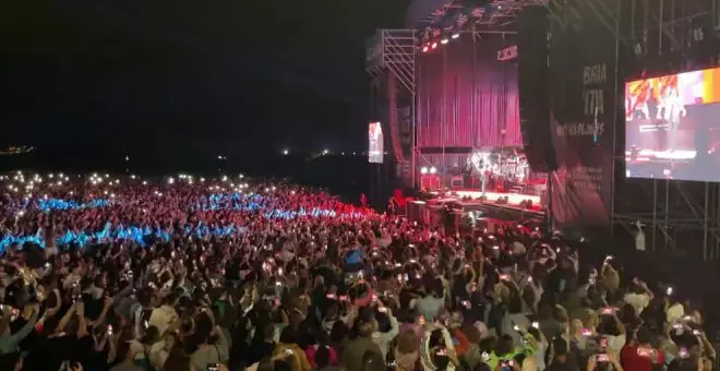 Más de 20.000 personas asistieron vibraron con Luis Fonsi en la playa Salvé de Laredo