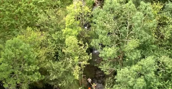 Rescatada en helicóptero una mujer herida tras quedar atrapada entre las rocas del Pisueña en Selaya