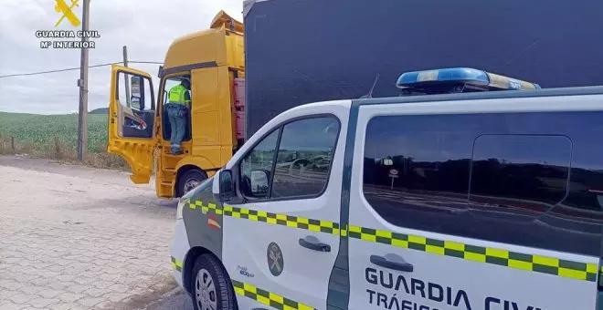 Cinco detenidos por alterar los tacógrafos de 20 camiones tras una operación iniciada en Cantabria