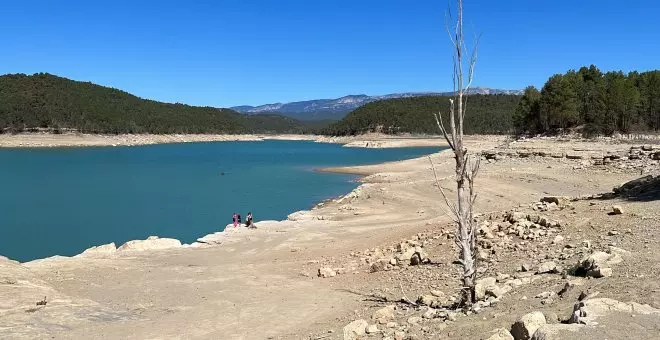 Les reserves d'aigua als embassaments de les conques internes reculen als nivells del maig