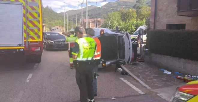 Vuelca un vehículo en Rionansa tras chocar contra otro y son liberados dos ocupantes