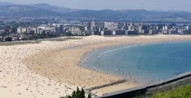 Muere de un infarto un hombre de 70 años en la playa de Laredo