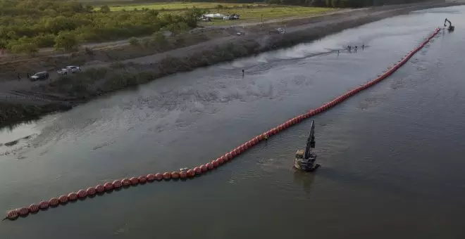 Un juez en Texas analiza la demanda en contra de la barrera de boyas en la frontera sur de EEUU