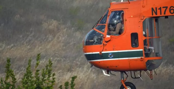 Detenidos 13 tripulantes de un yate, acusados de provocar un incendio en Grecia tras lanzar fuegos artificiales