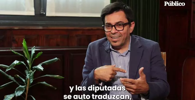 Gerardo Pisarello: "Tiene que haber traducción simultánea, pero en el 'mientras tanto' existen otros sistemas"