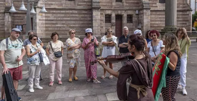 El Ayuntamiento programa nuevas rutas de 'Pasea Torrelavega' en torno a Leonor de la Vega