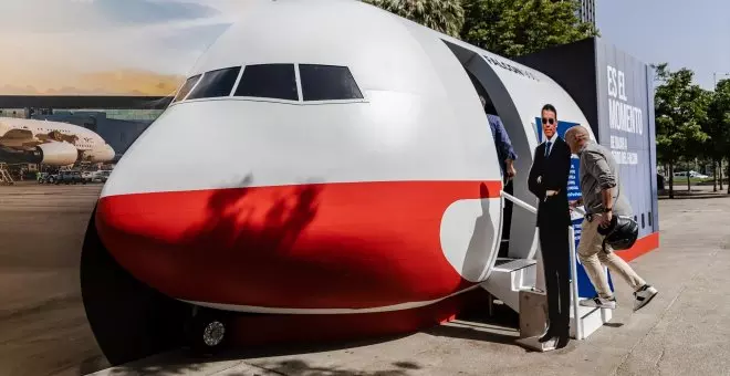 Rosas y Espinas - Aerolíneas Borbón