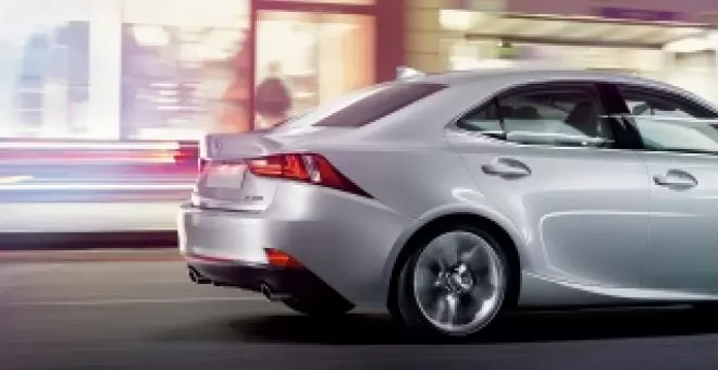 Lexus va a por Tesla resucitando el IS, que vuelve con dos motores eléctricos y vectorización de par