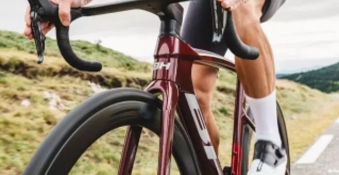 Potencia eléctrica oculta para los amantes de las bicicletas ligeras de carretera