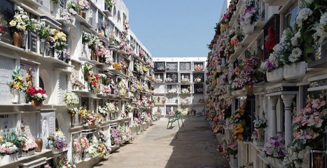 Un pueblo gaditano descubre que la Iglesia se ha apropiado del monte público sobre el que se construyó su cementerio