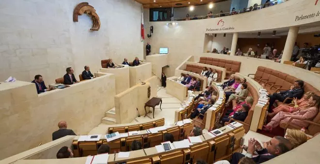 Pin parental, aulas de un año, convento de Las Clarisas y obras del nudo de Torrelavega, a debate en el Pleno