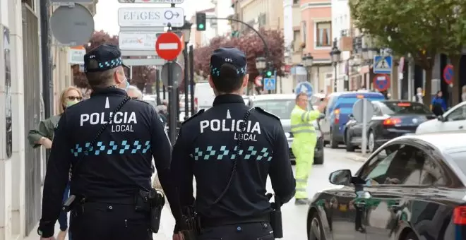 Intenta herir a una mujer con un cuchillo en Tomelloso, huye encaramado a una tapia y es detenido tras una persecución