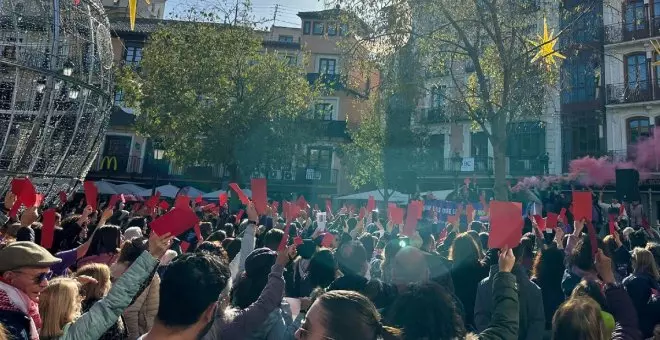 Una Toledo dividida tras las pancartas saca 'tarjeta roja' a las violencias machistas y grita 'se acabó' al patriarcado