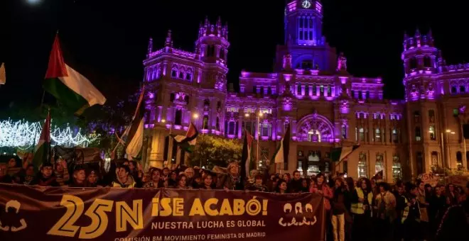 Otras miradas - Orgullo patrio rojo 