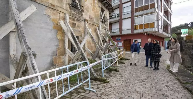 Fomento financiará la reparación de la Casa Lonja y colaborará en la mejora del saneamiento