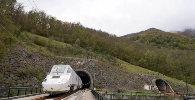 Casi 15.000 pasajeros en la primera semana de la alta velocidad a Asturies