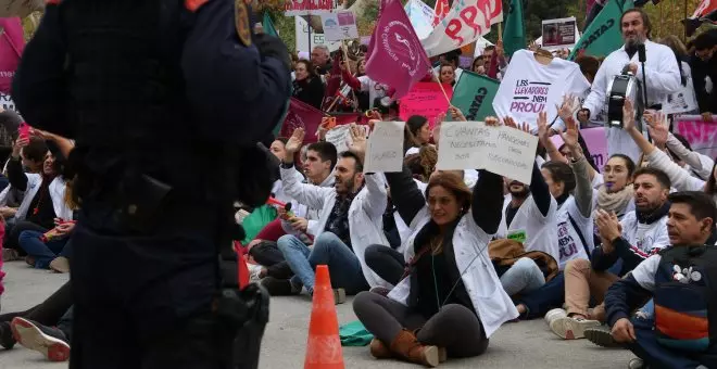 Malestar por el nuevo convenio de salud y por la falta de profesionales entre los sanitarios en Catalunya