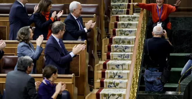 "Emilia, un millón de gracias por todos tus fotones": la emotiva despedida del Congreso a una de sus fotógrafas