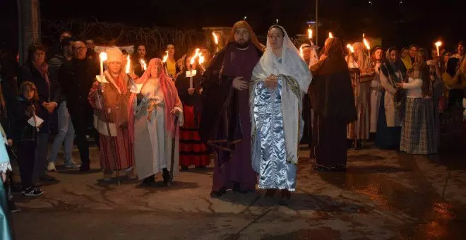 Un centenar de personas participan este viernes en el Belén Viviente de Quijano