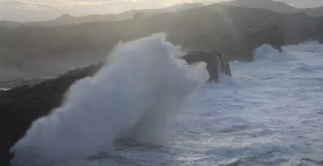 Cantabria estará este sábado en alerta por fuerte oleaje y bajarán las temperaturas