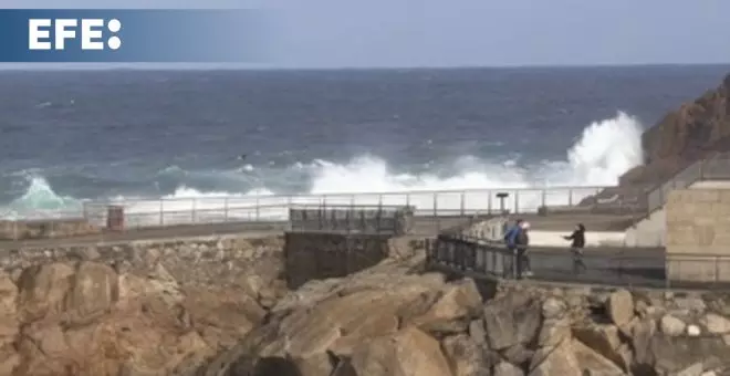 Un fuerte temporal activa el aviso en el litoral cantábrico y gallego por olas de 7 metros