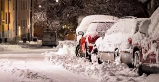 ¿Neumáticos de invierno o tracción total? Aclaramos el eterno debate entre 'cuñados' cada vez que llega la nieve