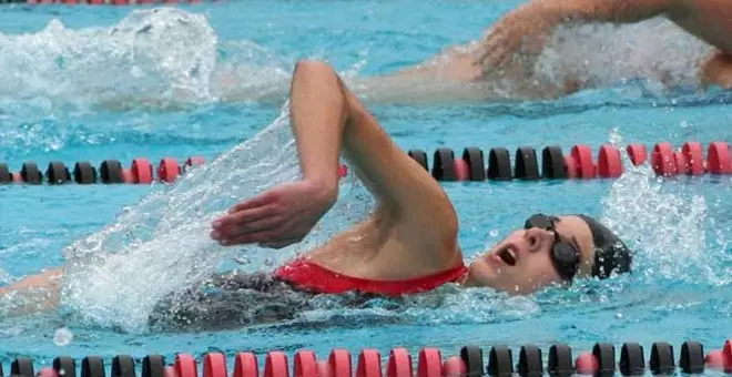 El Ayuntamiento amplía el número de cursos de natación en el Peru Zaballa hasta junio