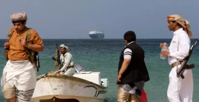 La UE ultima una misión militar en el mar Rojo en la que España no participará