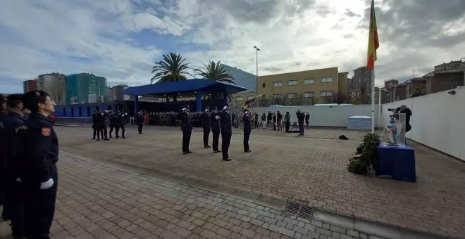 La Policía de Cantabria celebra los 200 años del Cuerpo con el izado de la bandera