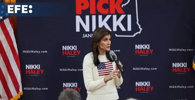 La candidata republicana Nikki Haley hace campaña en New Hampshire