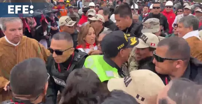 Agresión a la presidenta de Perú, Dina Boluarte, durante visita a Ayacucho