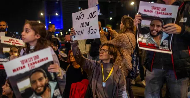 Miles de israelíes salen a las calles para pedir la convocatoria de elecciones y un acuerdo para la liberación de los rehenes