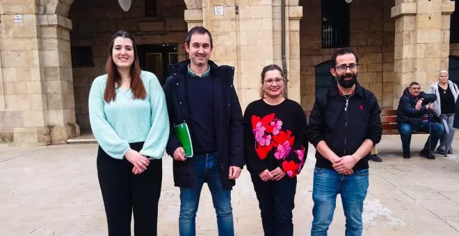 Diego Ruiz de la Peña recibe el apoyo de los concejales de Podemos