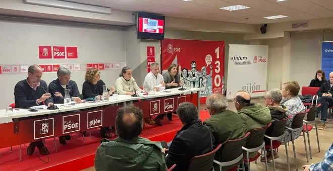 El PSOE pide la ampliación del parque infantil de la playa de Poniente