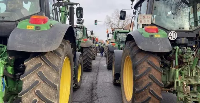 Las protestas de los agricultores cortan varias autovías de Castilla-La Mancha en la séptima jornada de movilizaciones