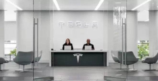 'Miles de millones 'por no hacer nada': Tesla gana mucho dinero gracias al mal trabajo de sus rivales