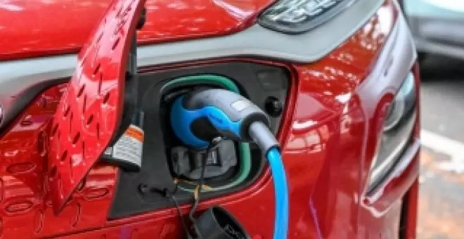 Francia paraliza las ayudas a los coches eléctricos ante la avalancha de solicitudes