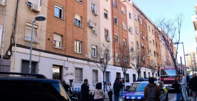 Desalojados los vecinos del otro edificio adyacente al que se derrumbó en Badalona