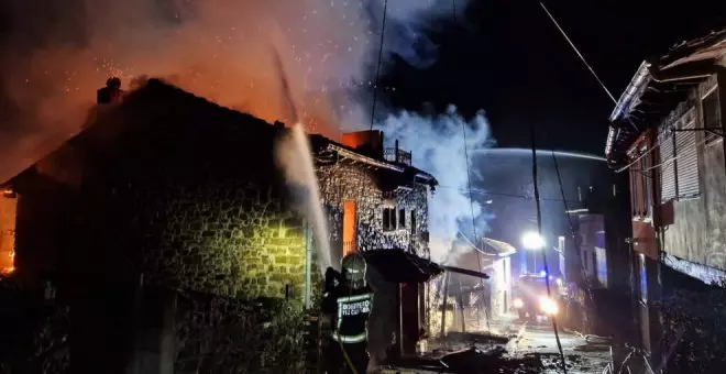 Mueren 15 vacas y 5 terneros en el incendio de una cuadra en Liébana