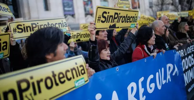 Más de 200 personas se congregan en Cibeles contra la mascletá de Almeida y "sus consecuencias" ambientales